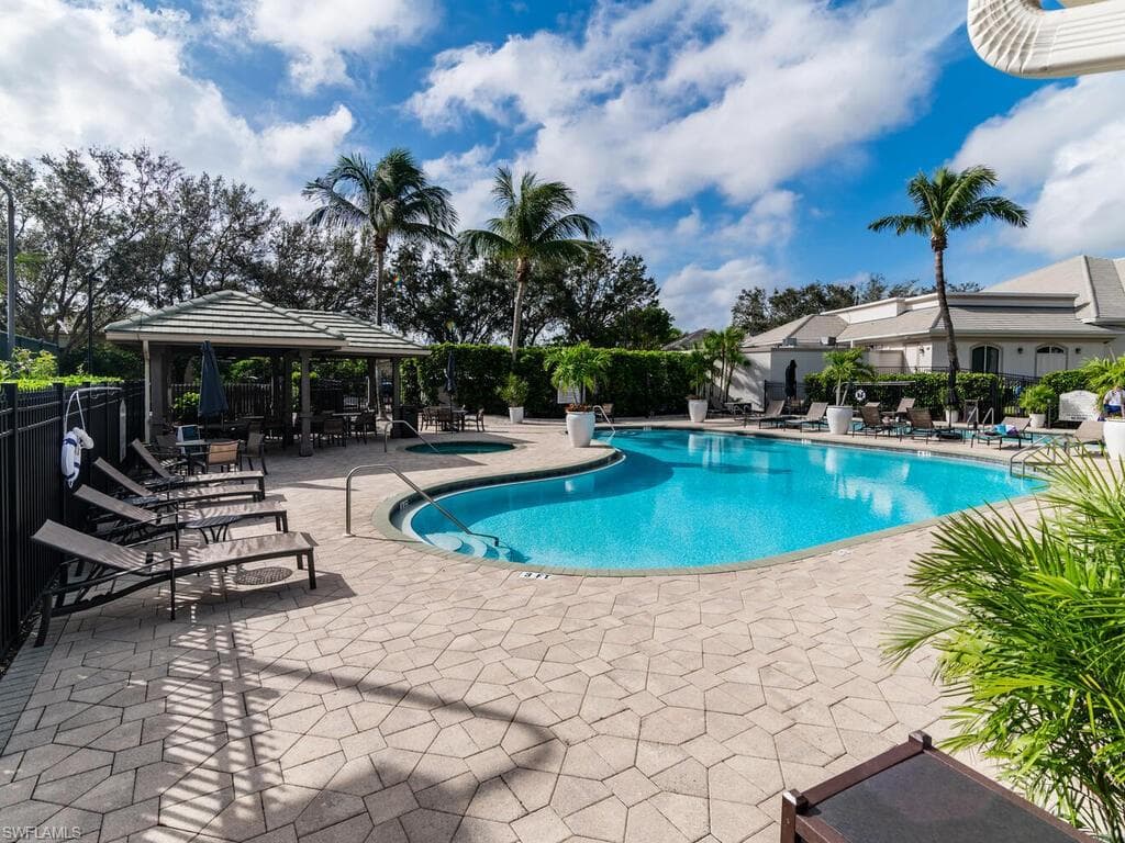 2865 Cypress Trace Cir 7-203, Naples, FL 34119-23