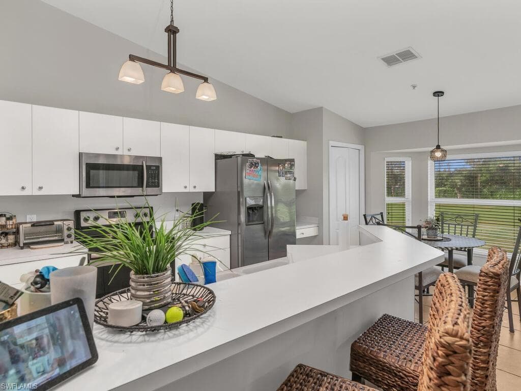 2865 Cypress Trace Cir 7-203, Naples, FL 34119-6