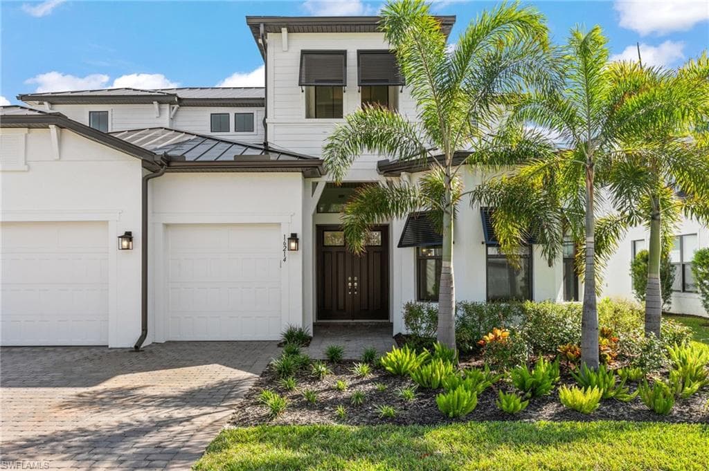 16214 Verilyn Cir, Naples, FL 34110-2