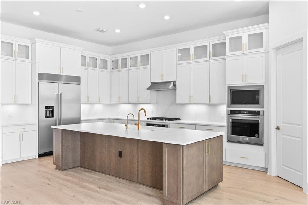 16214 Verilyn Cir, Naples, FL 34110-7
