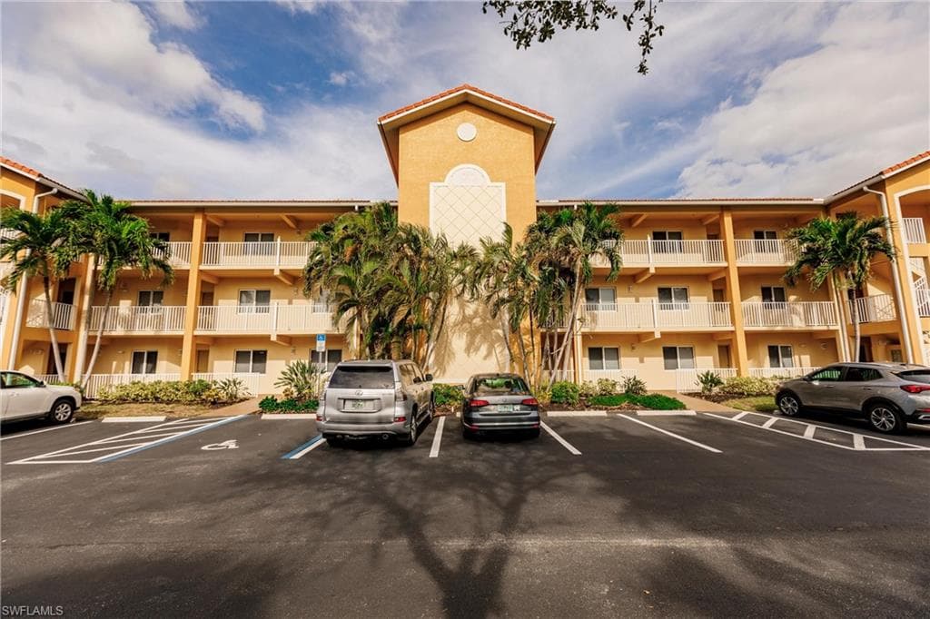 10000 Maddox Ln 122, Bonita Springs, FL 34135-32