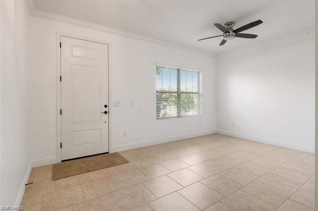 14591 Manchester Dr, Naples, FL 34114-9