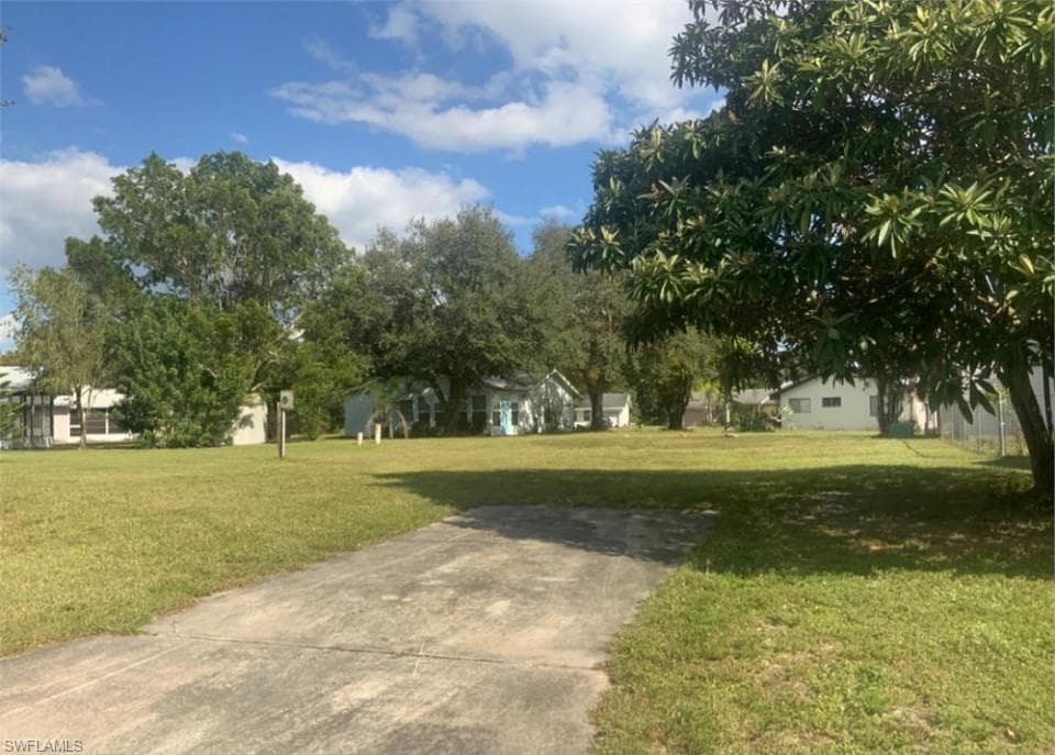 2007 Schooner Dr, Labelle, FL 33935-2
