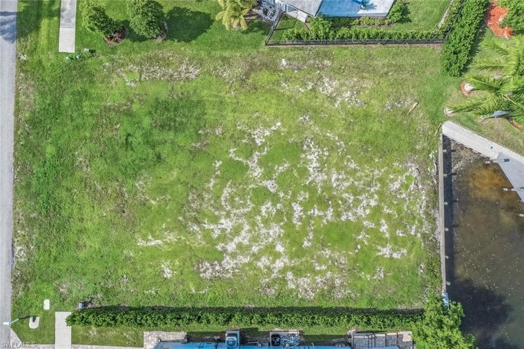 269 Bass Ct, Marco Island, FL 34145-9