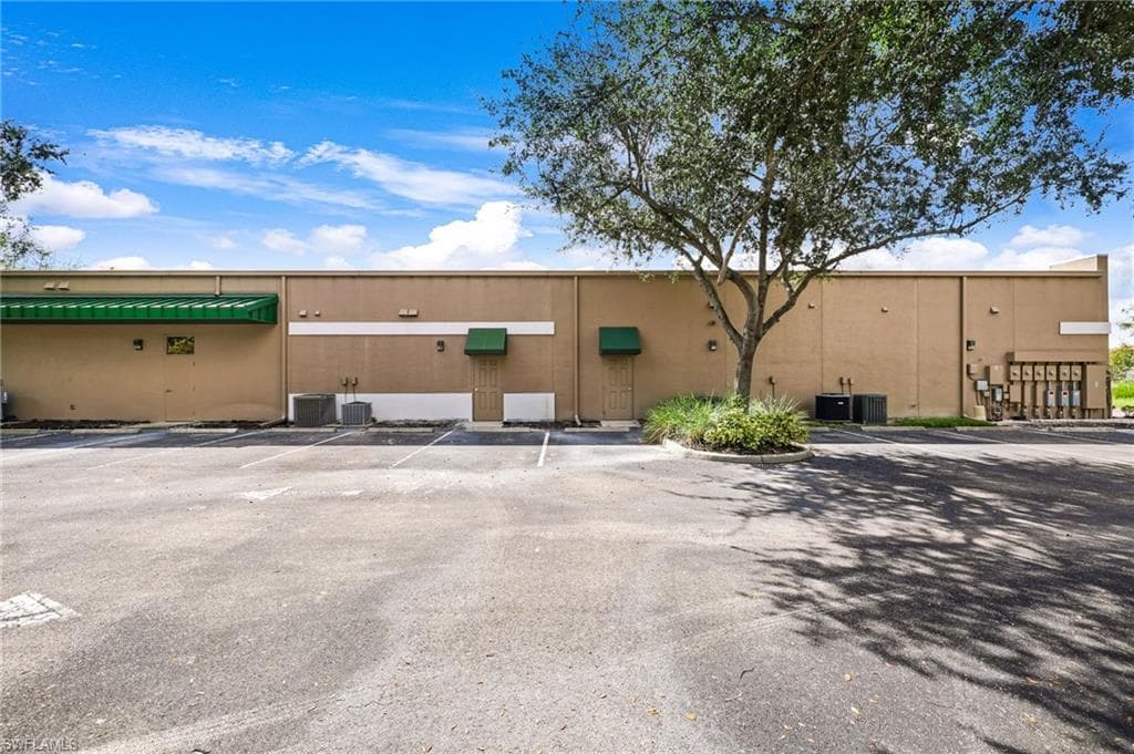 8991 Daniels Center Dr 102, Fort Myers, FL 33912-17
