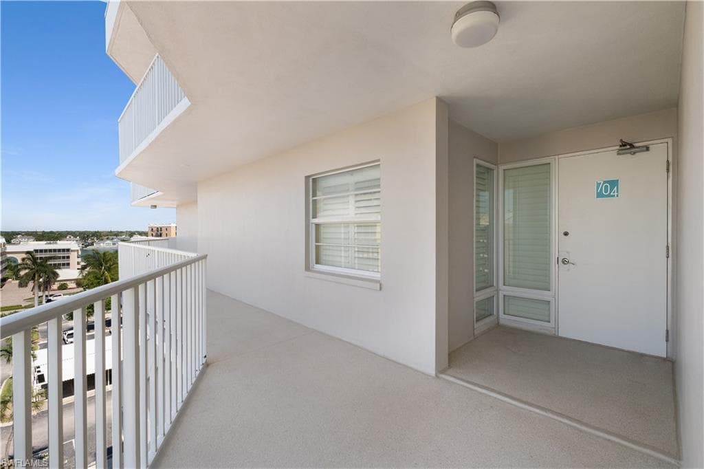 3443 Gulf Shore Blvd N 704, Naples, FL 34103-17