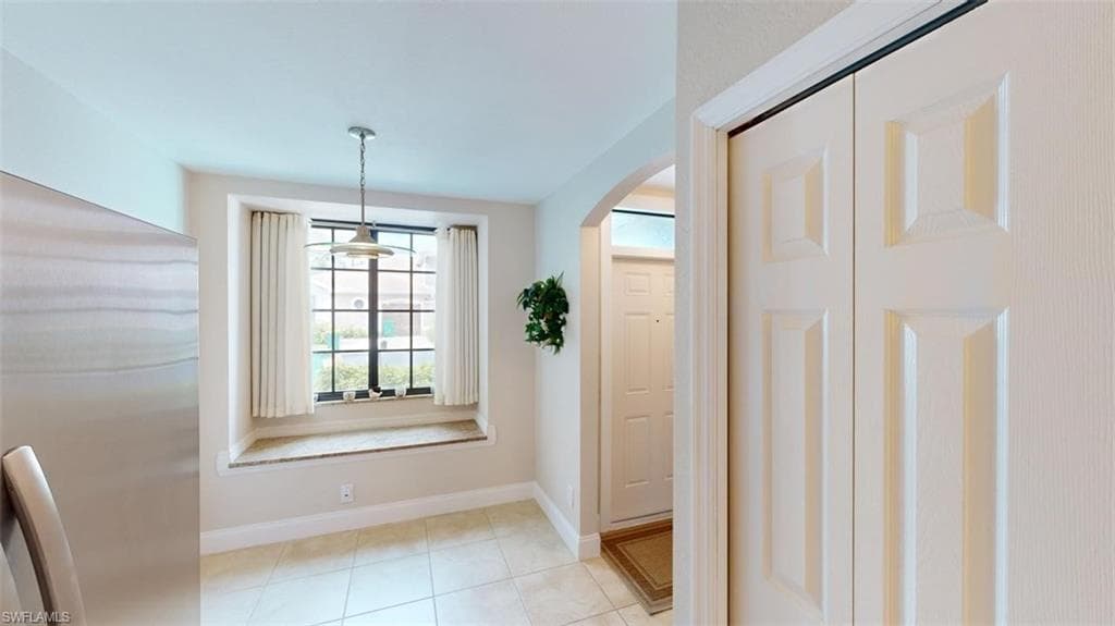 7660 Meadow Lakes Dr 1603, Naples, FL 34104-37