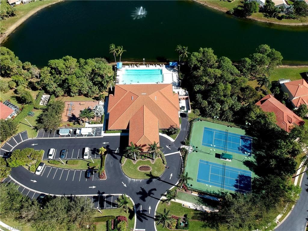 7660 Meadow Lakes Dr 1603, Naples, FL 34104-4