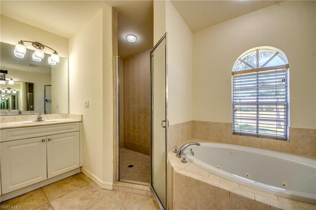 4341 25th Ct, Cape Coral, FL 33914-33