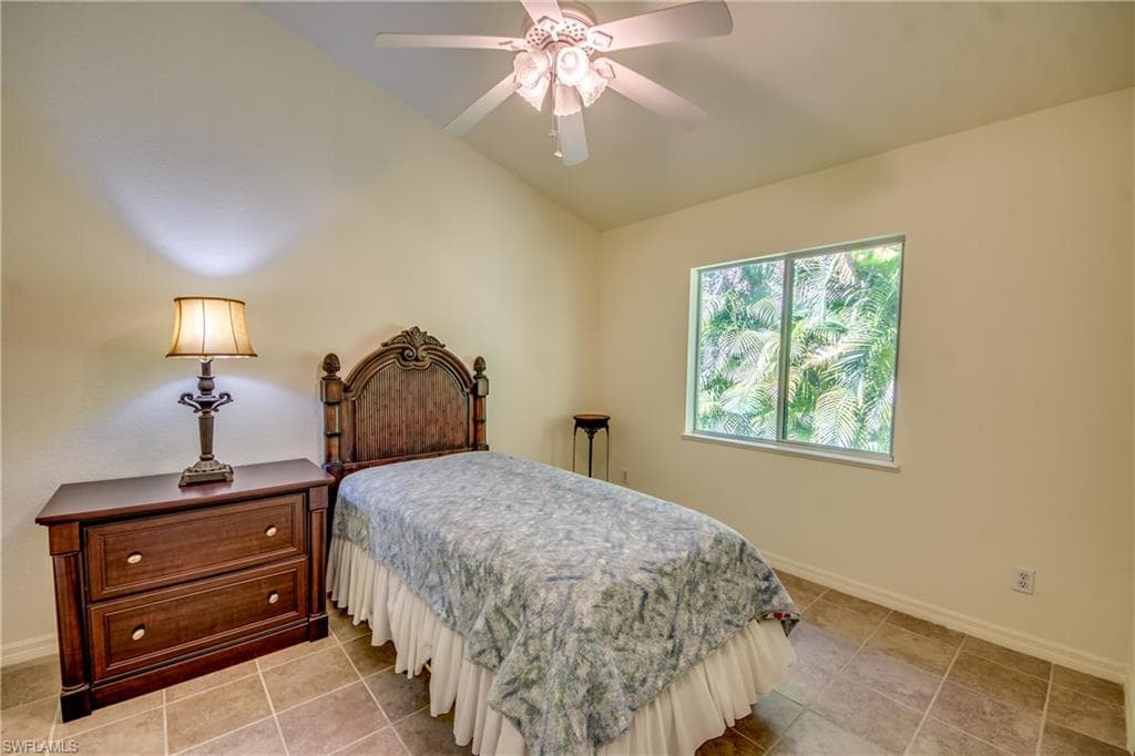 4341 25th Ct, Cape Coral, FL 33914-37