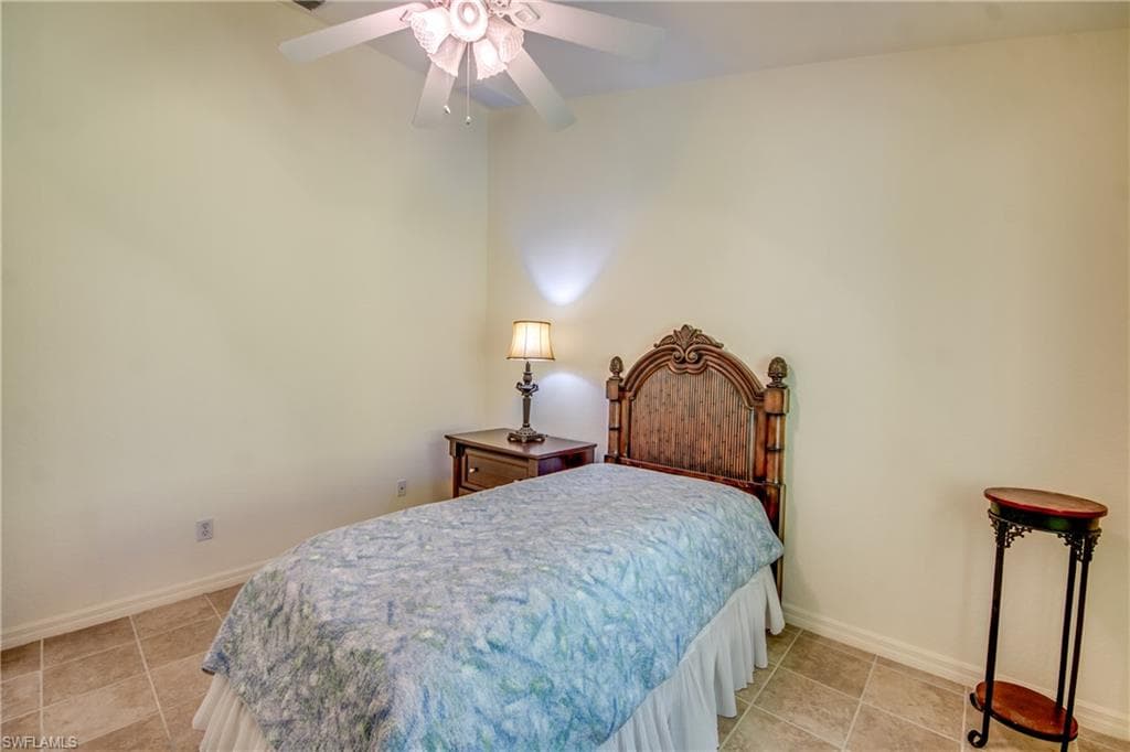 4341 25th Ct, Cape Coral, FL 33914-38