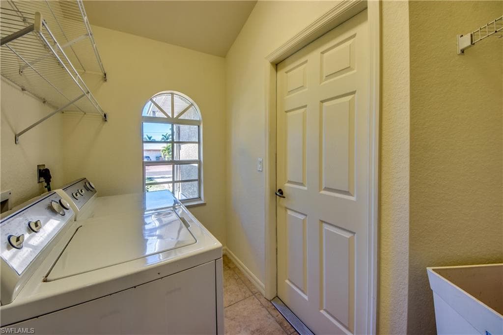4341 25th Ct, Cape Coral, FL 33914-43