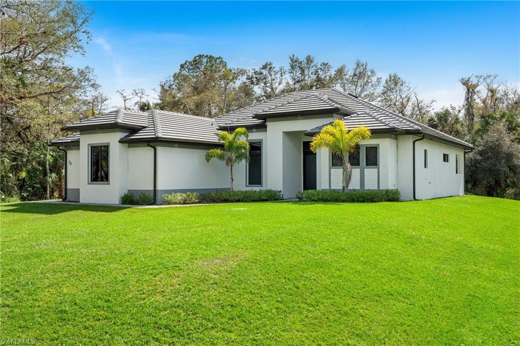 70 33rd Ave NW, Naples, FL 34120-14