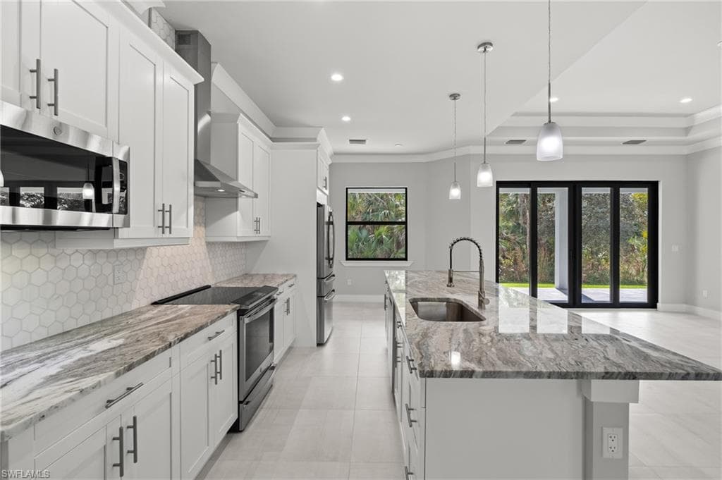 70 33rd Ave NW, Naples, FL 34120-17