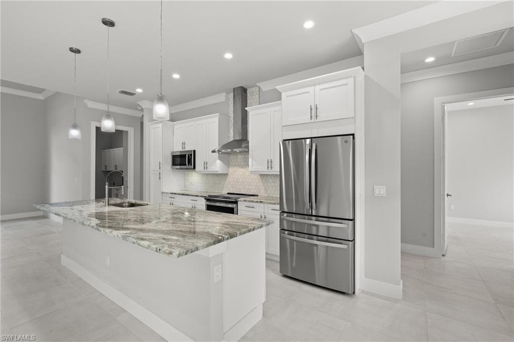 70 33rd Ave NW, Naples, FL 34120-19
