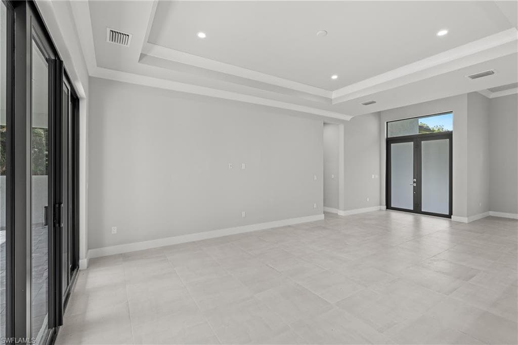 70 33rd Ave NW, Naples, FL 34120-24