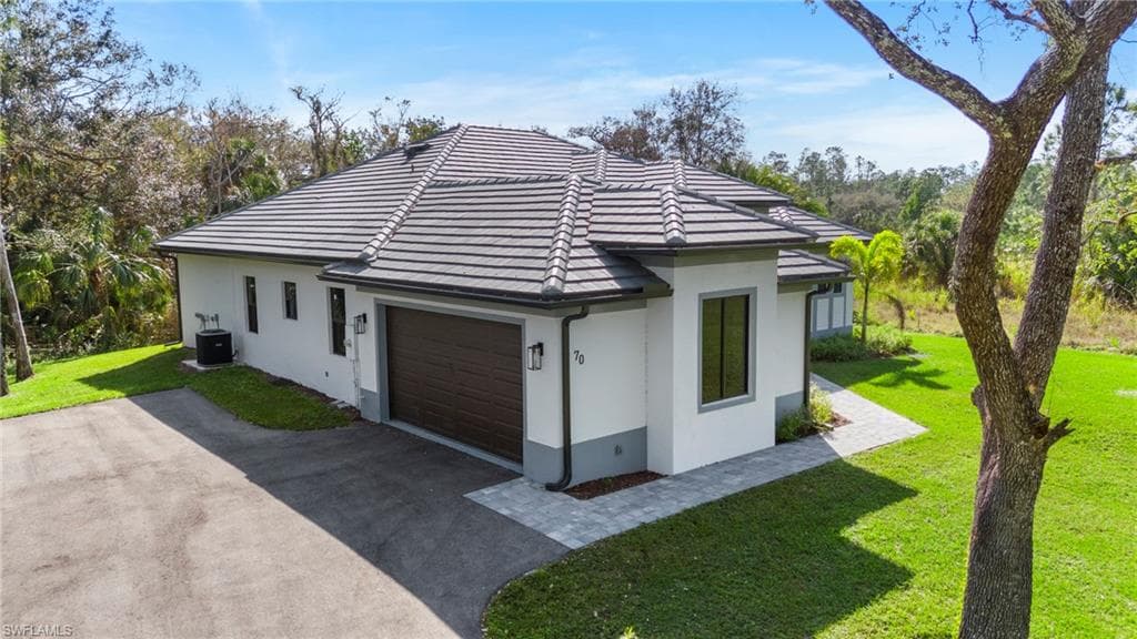 70 33rd Ave NW, Naples, FL 34120-2