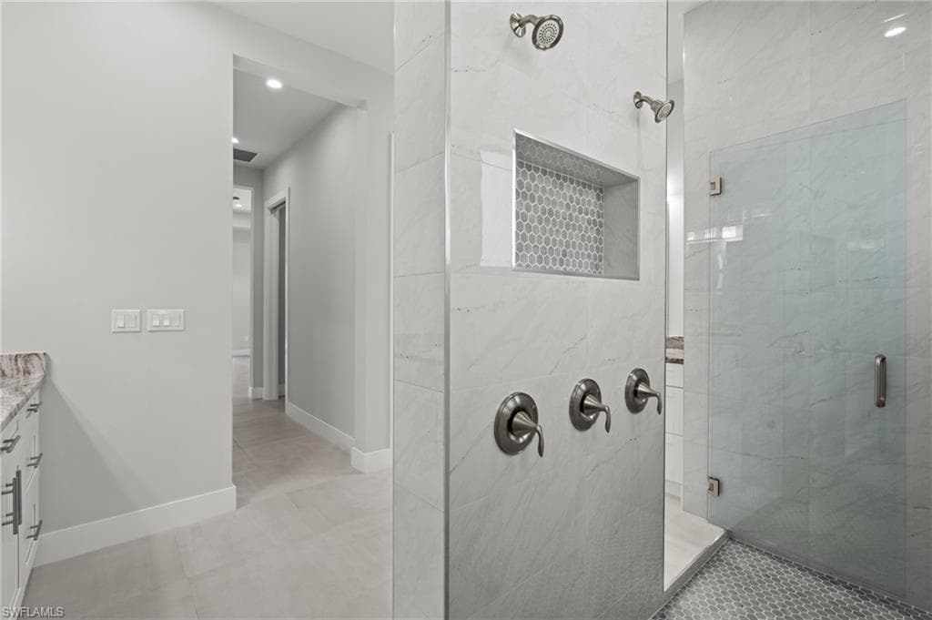 70 33rd Ave NW, Naples, FL 34120-29