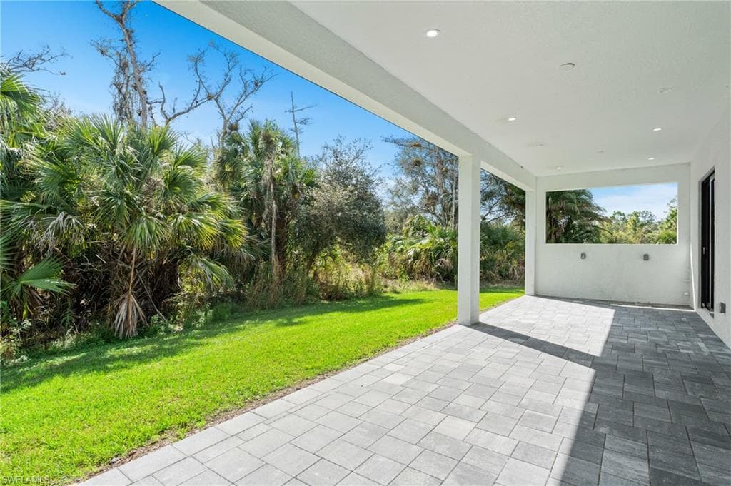 70 33rd Ave NW, Naples, FL 34120-46