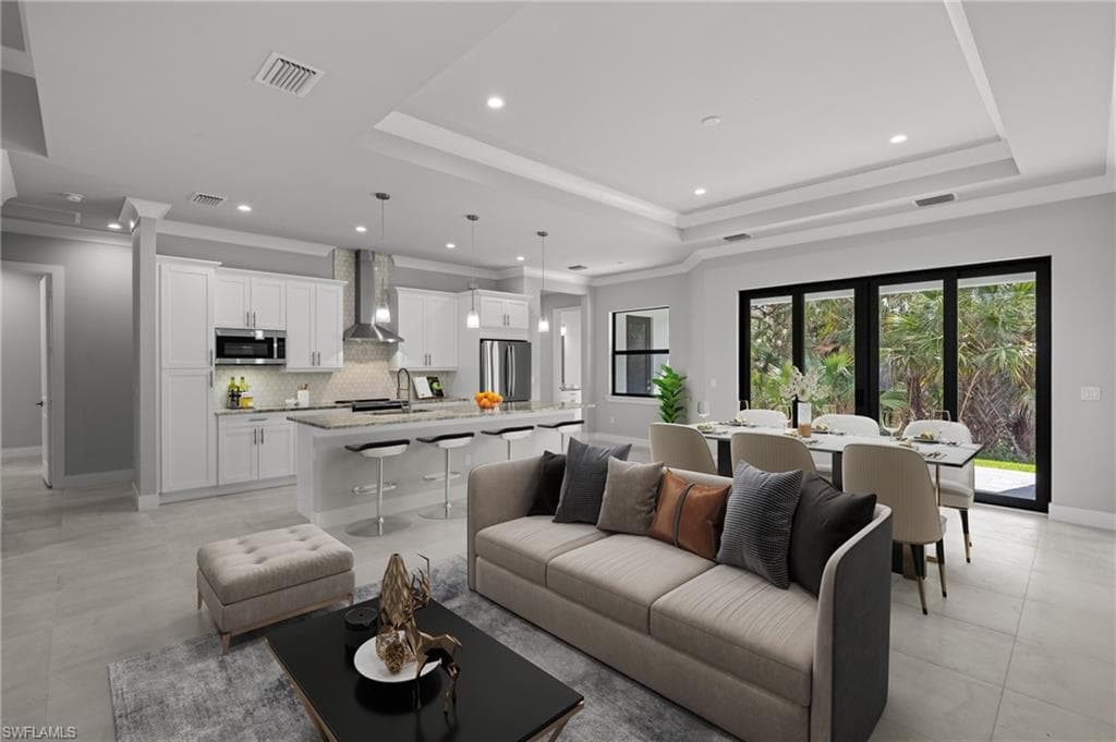 70 33rd Ave NW, Naples, FL 34120-4