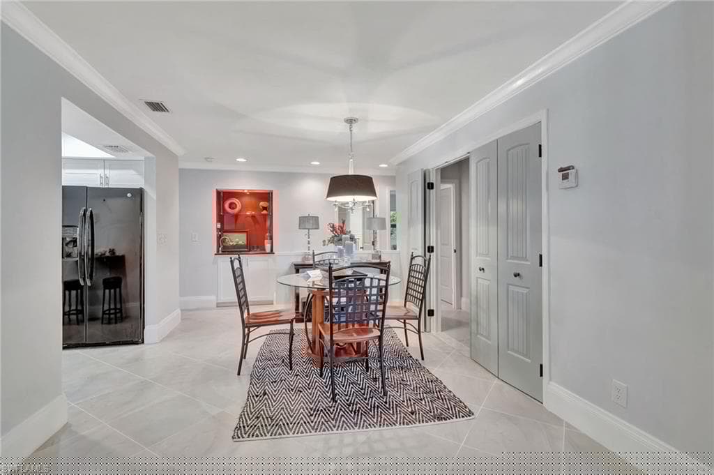 542 110th Ave N, Naples, FL 34108-10