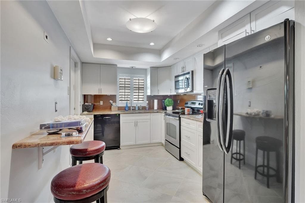 542 110th Ave N, Naples, FL 34108-12