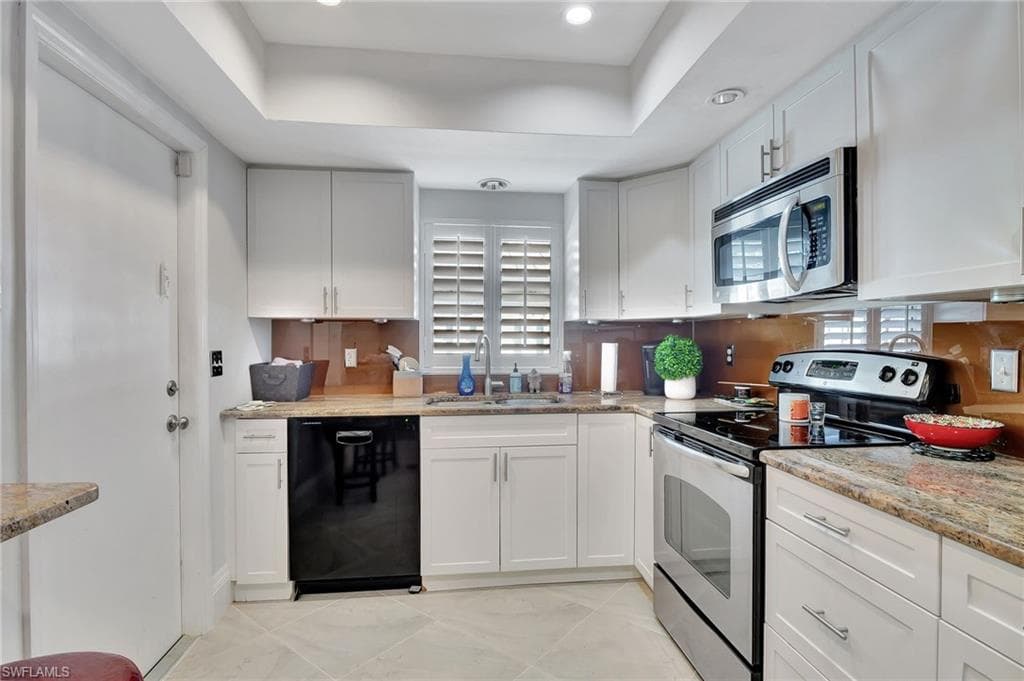 542 110th Ave N, Naples, FL 34108-13