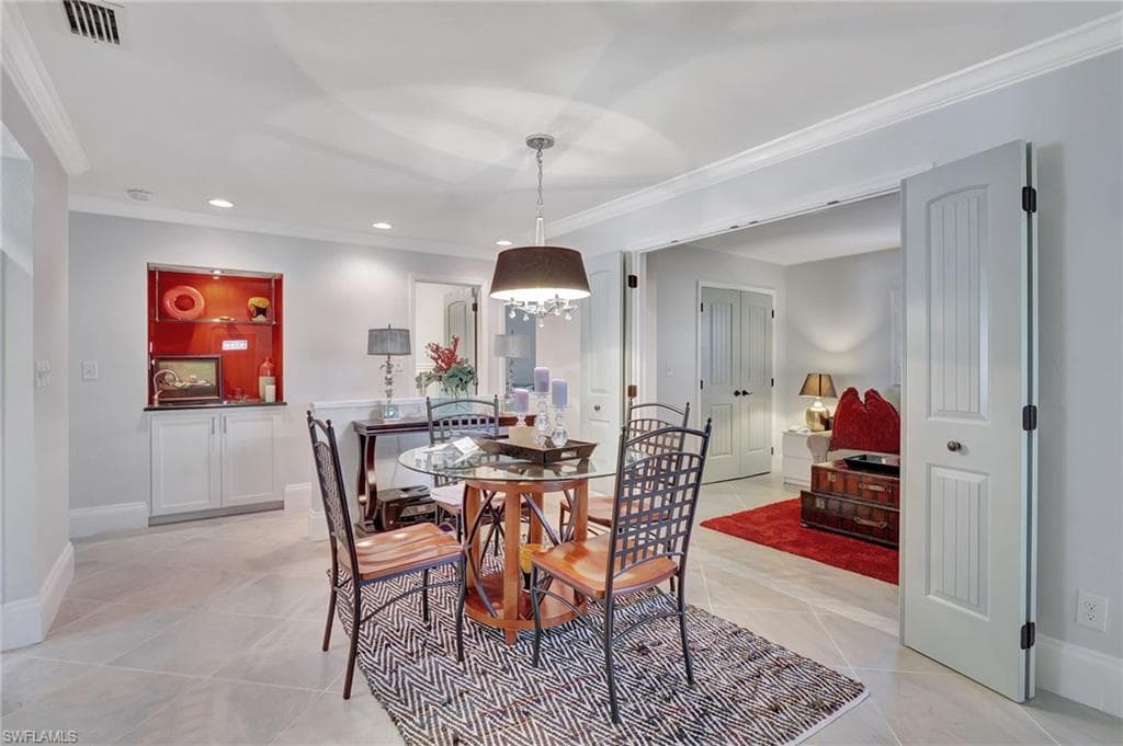 542 110th Ave N, Naples, FL 34108-15
