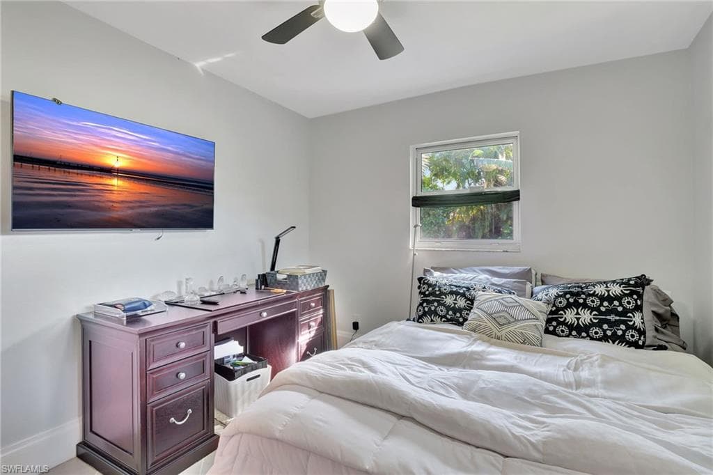 542 110th Ave N, Naples, FL 34108-22