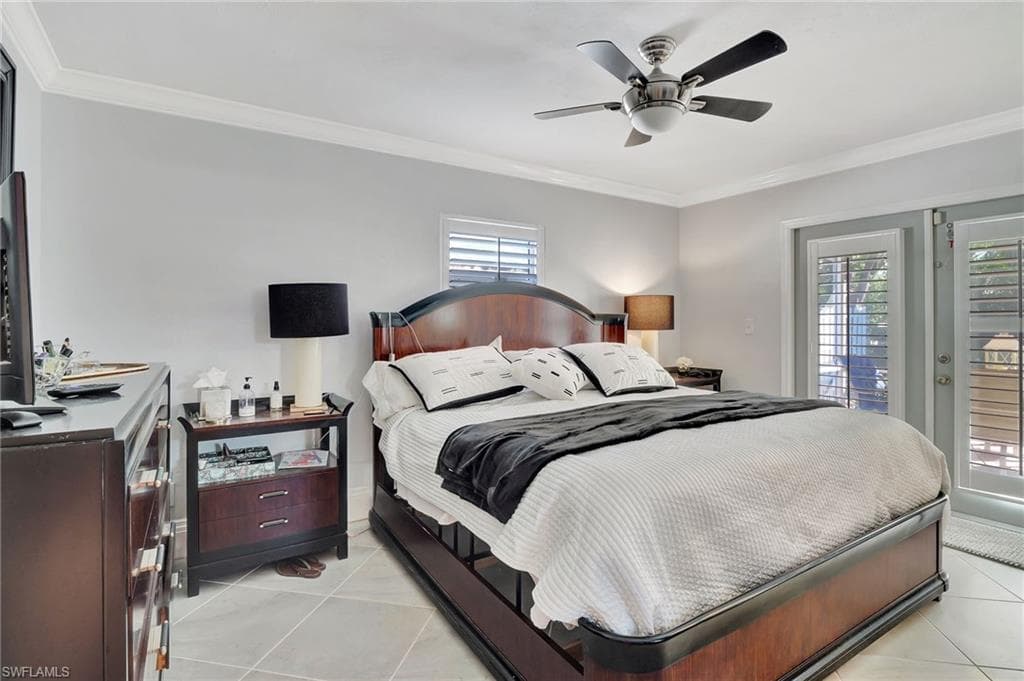 542 110th Ave N, Naples, FL 34108-27