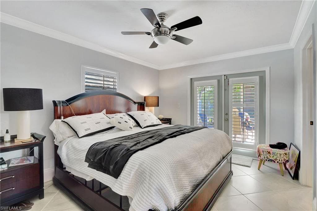 542 110th Ave N, Naples, FL 34108-28
