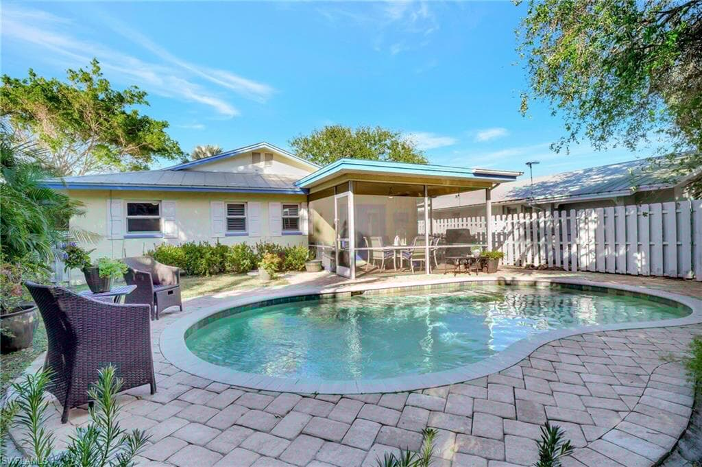 542 110th Ave N, Naples, FL 34108-35