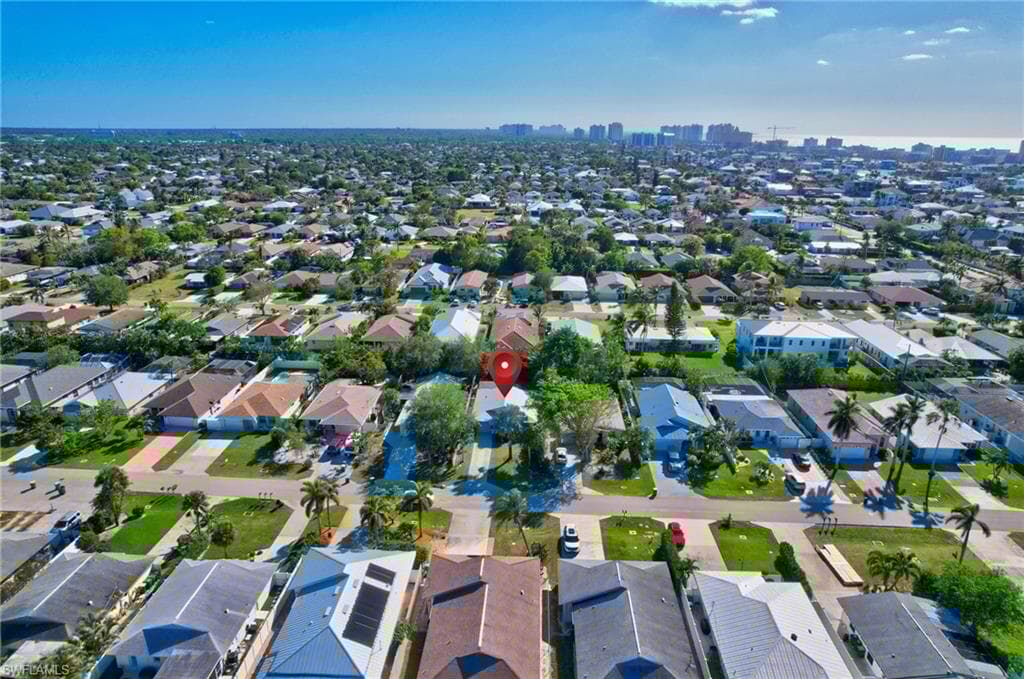 542 110th Ave N, Naples, FL 34108-37