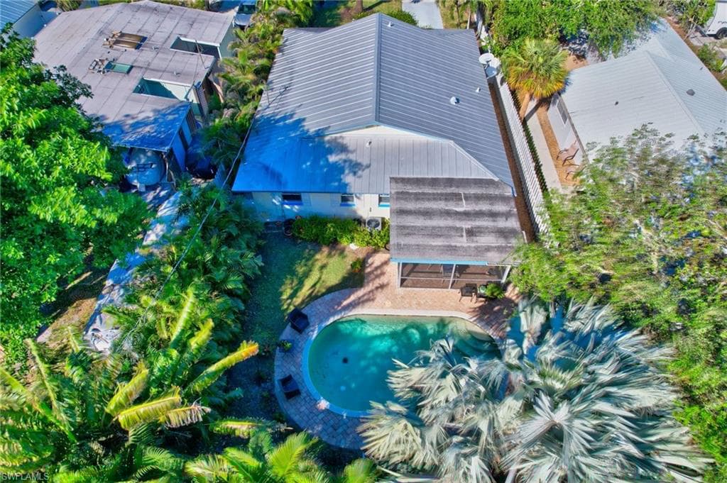542 110th Ave N, Naples, FL 34108-3