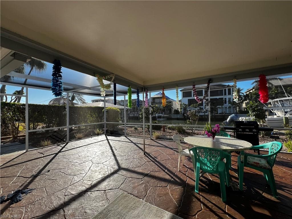 176 Heron Ave, Naples, FL 34108-8