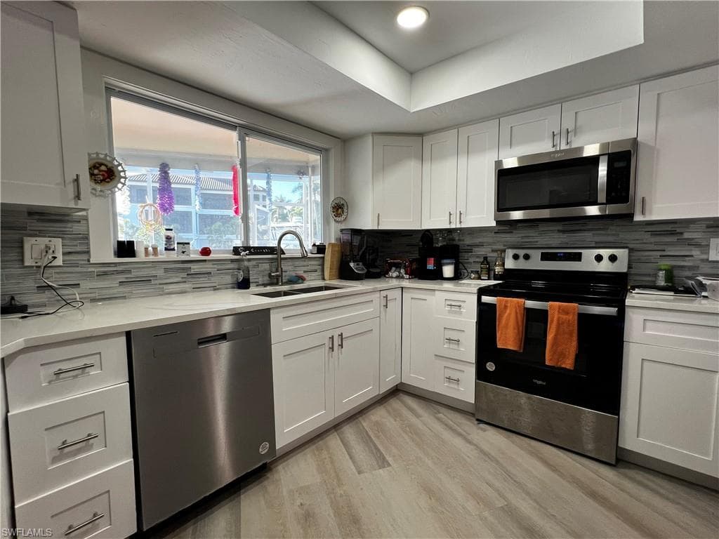 176 Heron Ave, Naples, FL 34108-22