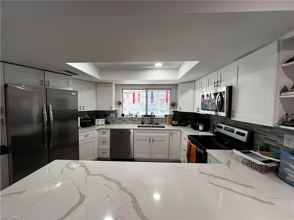 176 Heron Ave, Naples, FL 34108-25