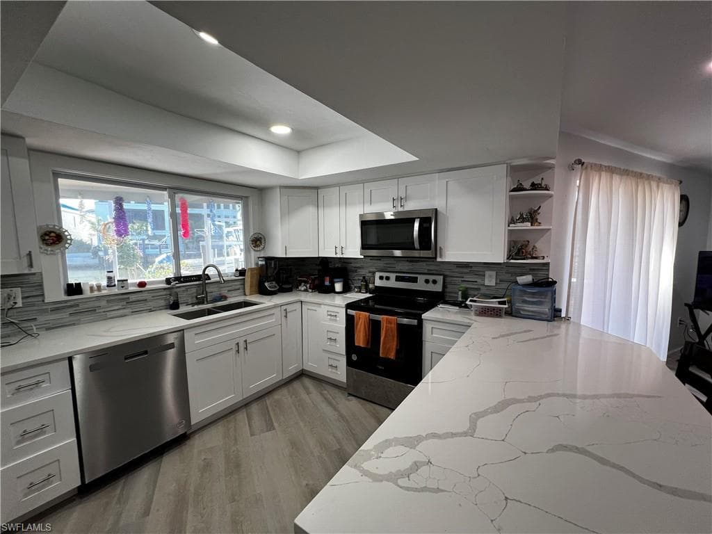 176 Heron Ave, Naples, FL 34108-27