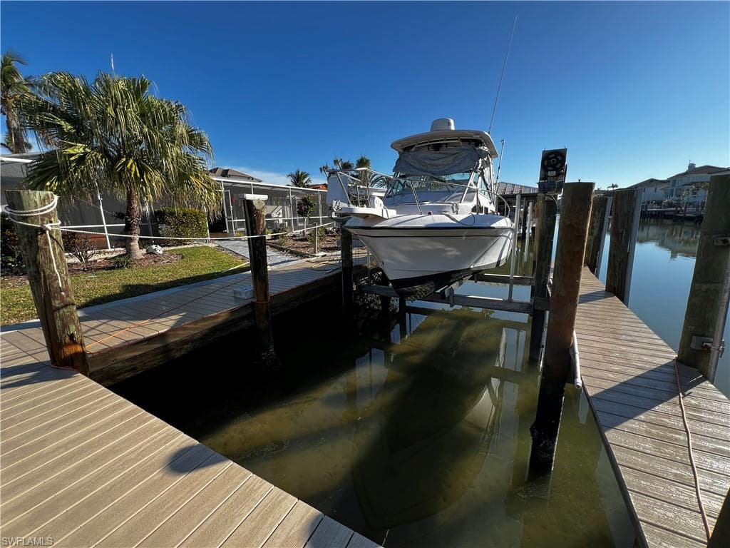 176 Heron Ave, Naples, FL 34108-1