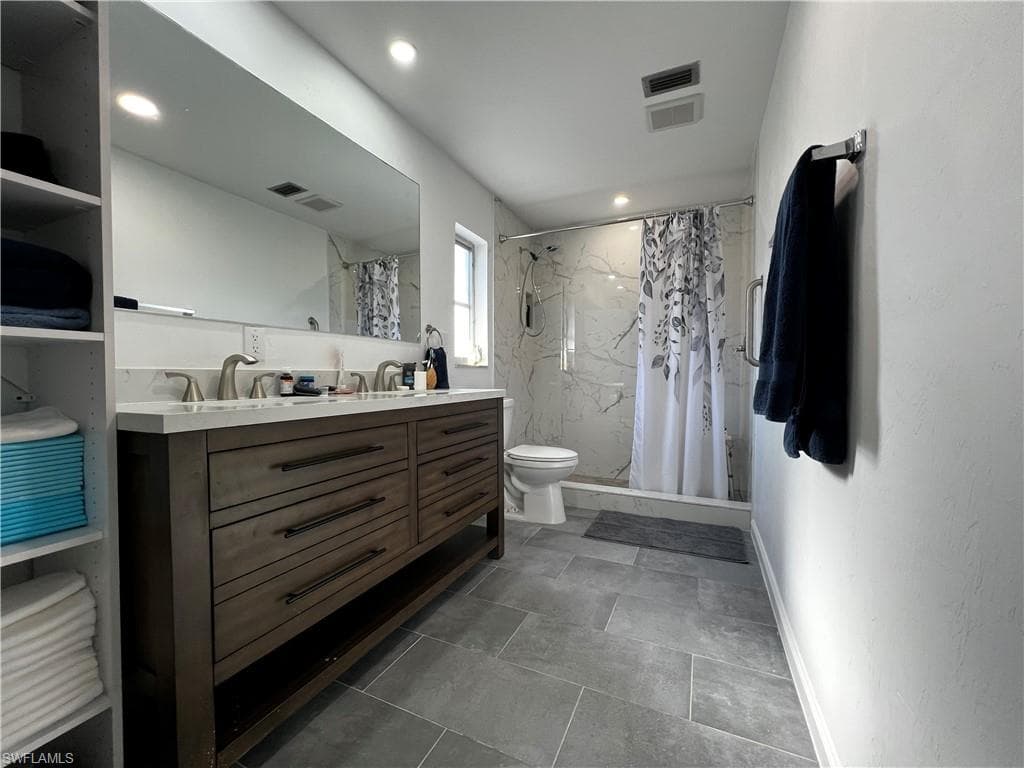 176 Heron Ave, Naples, FL 34108-33