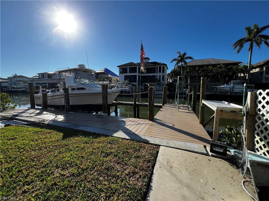 176 Heron Ave, Naples, FL 34108-2