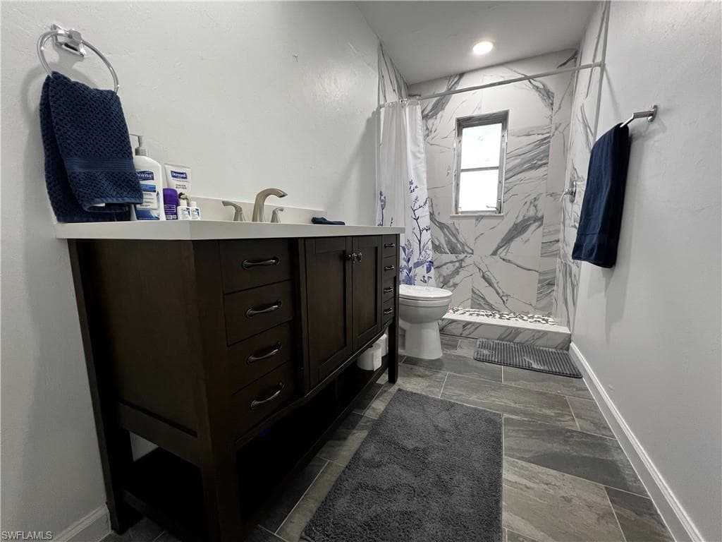 176 Heron Ave, Naples, FL 34108-42