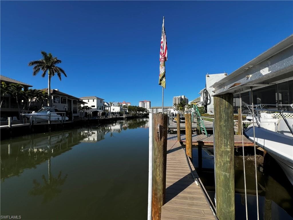 176 Heron Ave, Naples, FL 34108-5