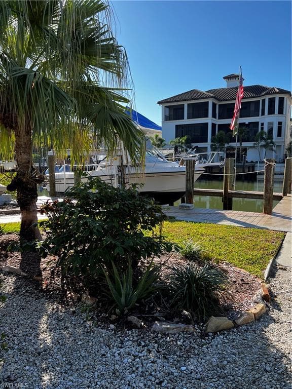 176 Heron Ave, Naples, FL 34108-6