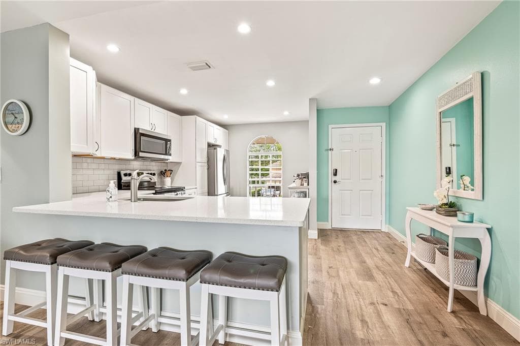 648 Mardel Ct 708, Naples, FL 34104-3