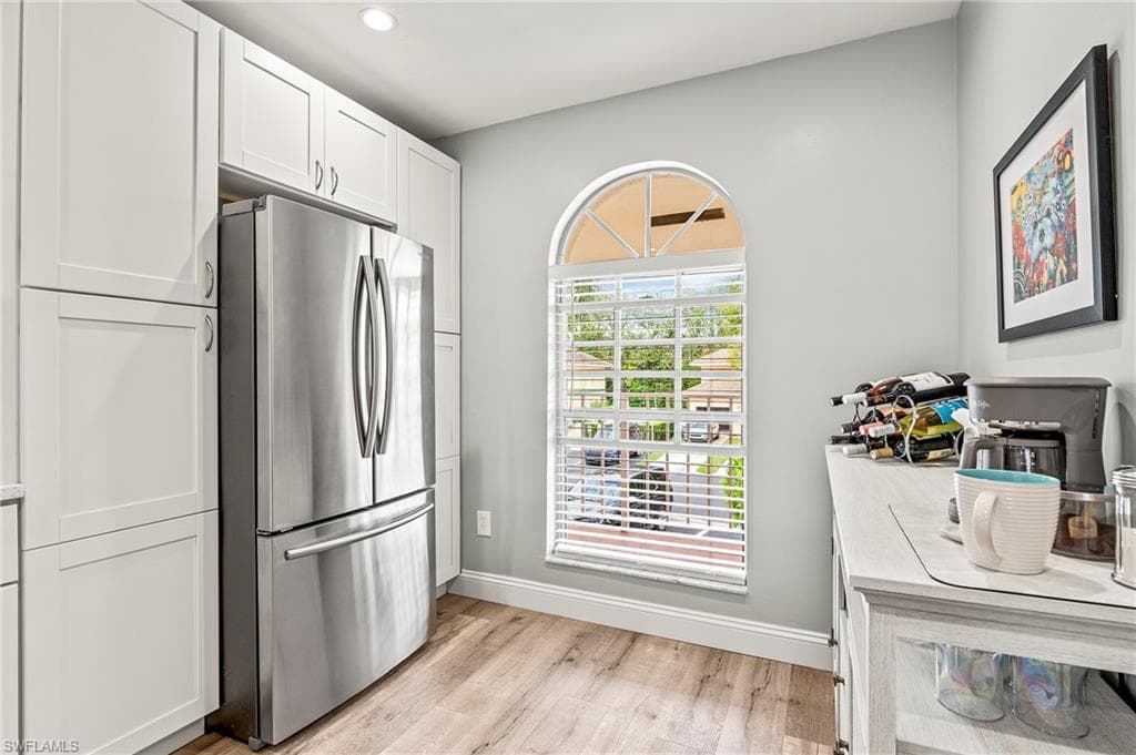 648 Mardel Ct 708, Naples, FL 34104-4