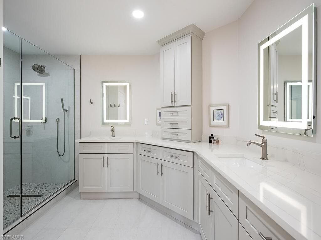 8487 Abbington Cir 1-121, Naples, FL 34108-10
