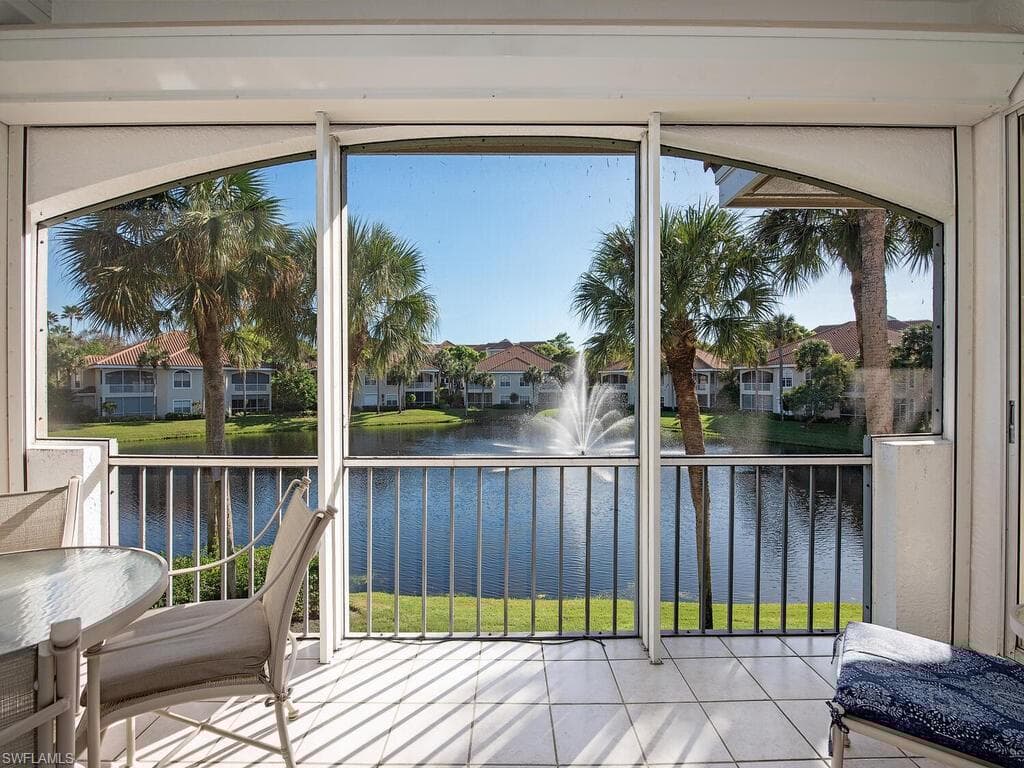8487 Abbington Cir 1-121, Naples, FL 34108-3