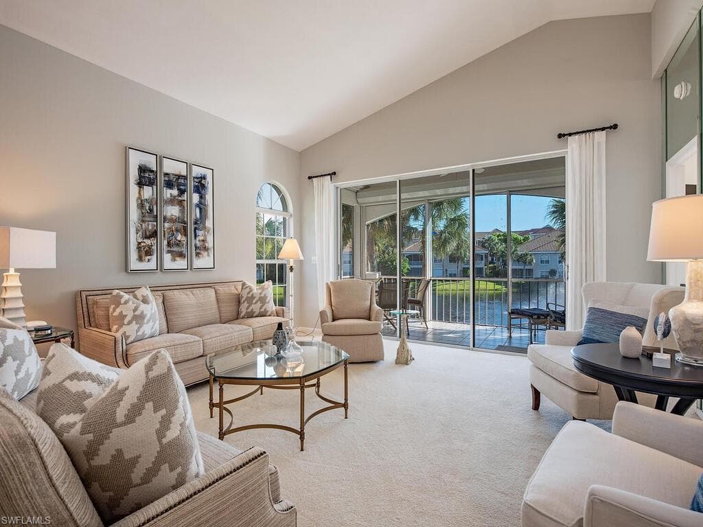 8487 Abbington Cir 1-121, Naples, FL 34108-4