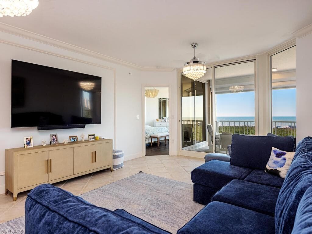 7117 Pelican Bay Blvd 1106, Naples, FL 34108-9